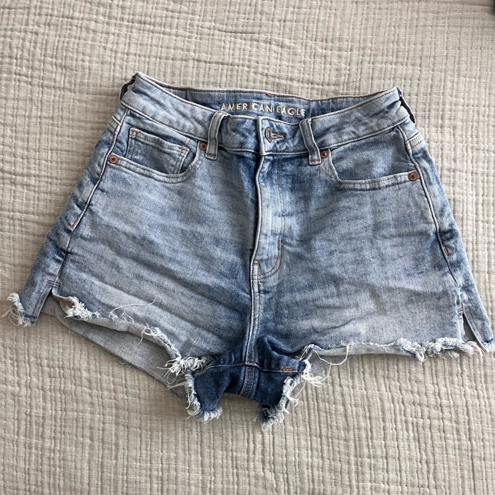American Eagle Super stretch Mom short size 4